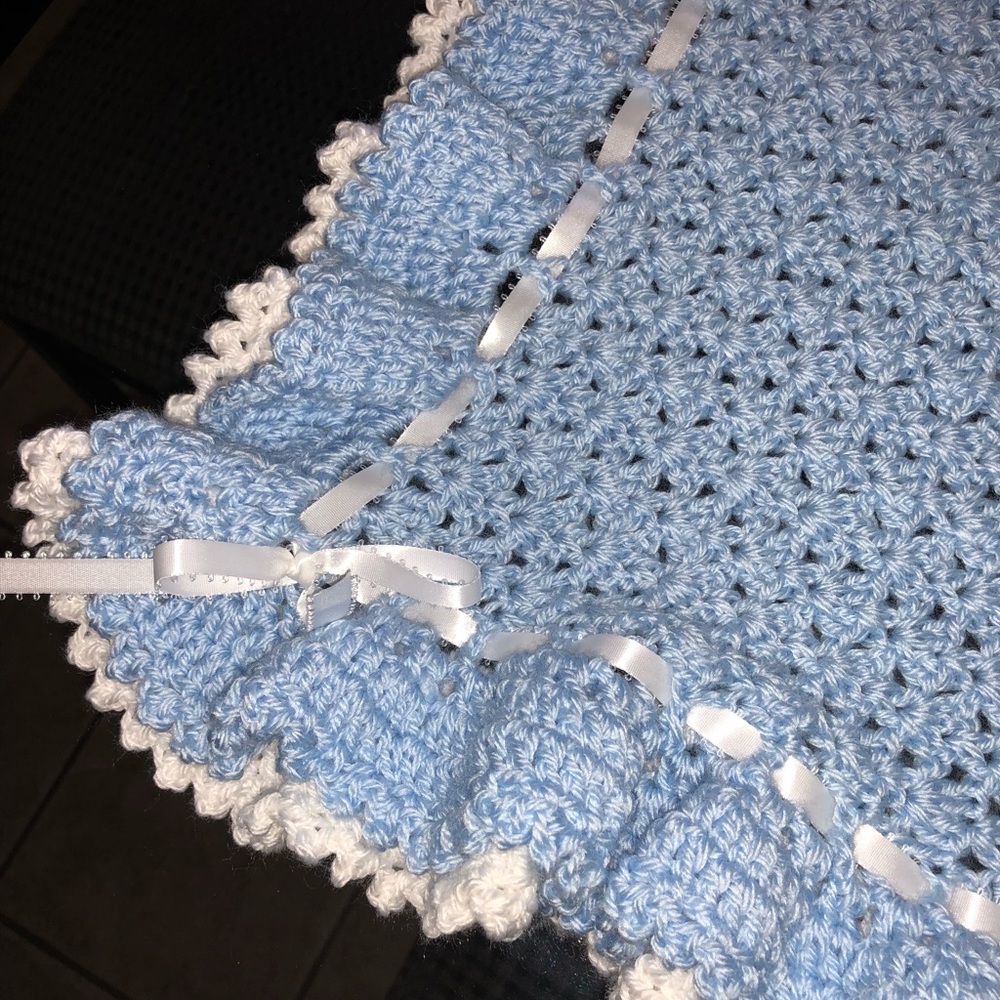 Crochet baby blanket - Picture 3 of 3
